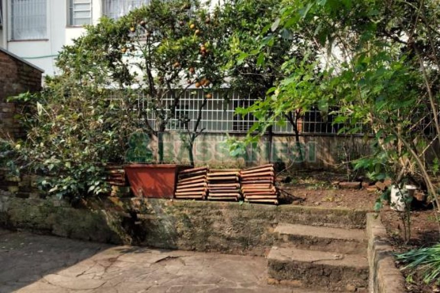 Casa com 120m², 3 dormitórios, 1 vaga, no bairro São Pelegrino em Caxias do Sul para Comprar