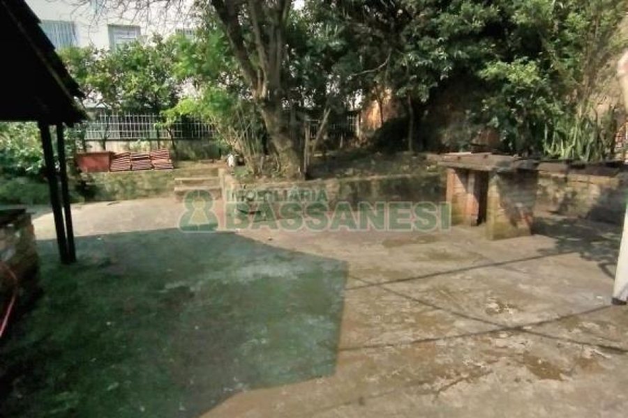 Casa com 120m², 3 dormitórios, 1 vaga, no bairro São Pelegrino em Caxias do Sul para Comprar