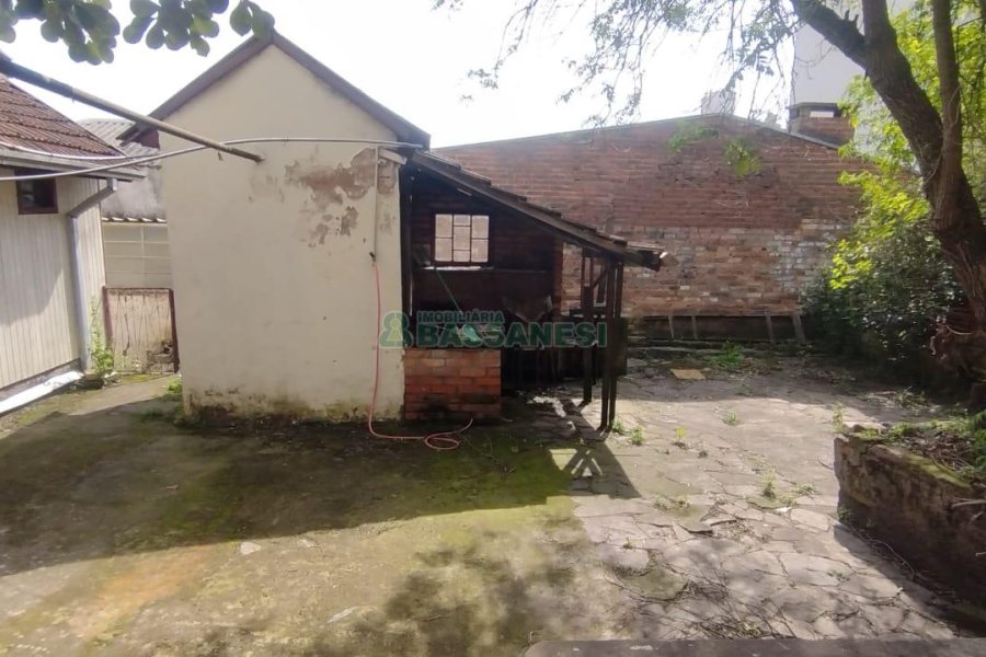 Casa com 120m², 3 dormitórios, 1 vaga, no bairro São Pelegrino em Caxias do Sul para Comprar