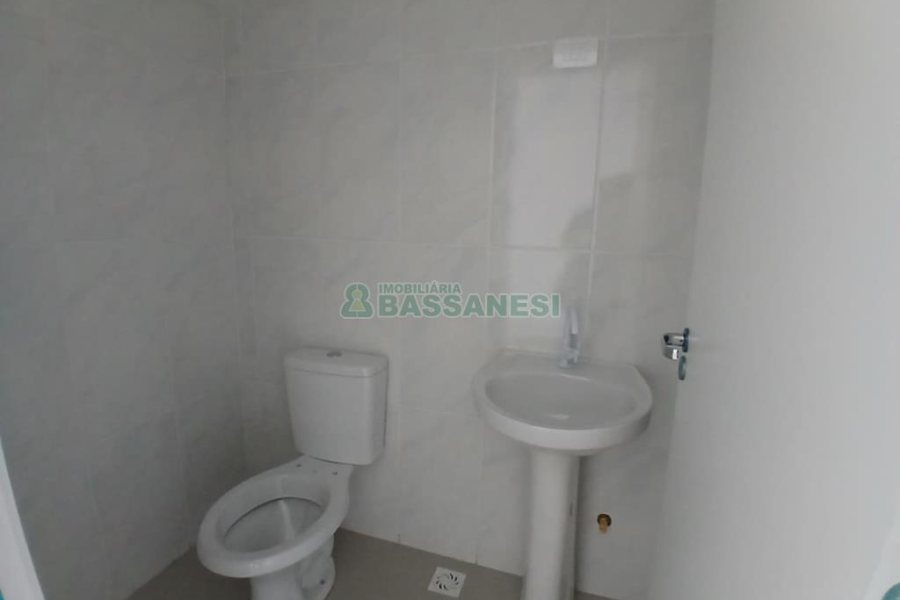 Sala com 55m², no bairro Desvio Rizzo em Caxias do Sul para Alugar