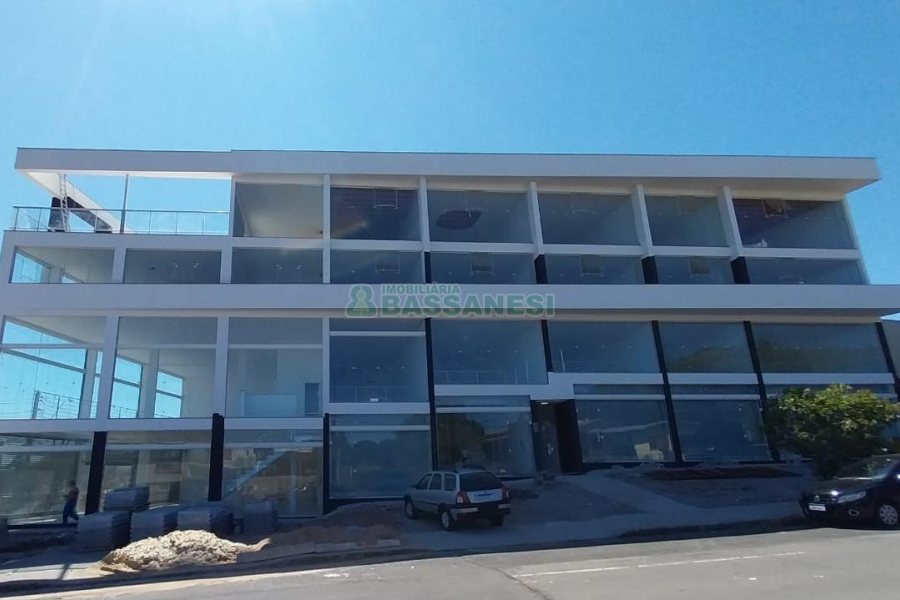 Sala com 55m², no bairro Desvio Rizzo em Caxias do Sul para Alugar