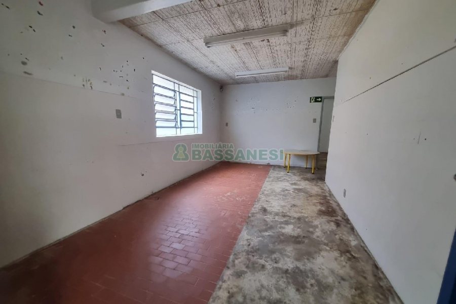 Casa Comercial com 400m², no bairro Santa Catarina em Caxias do Sul para Alugar