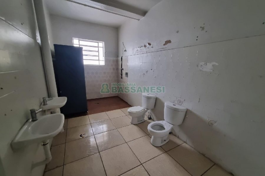 Casa Comercial com 400m², no bairro Santa Catarina em Caxias do Sul para Alugar