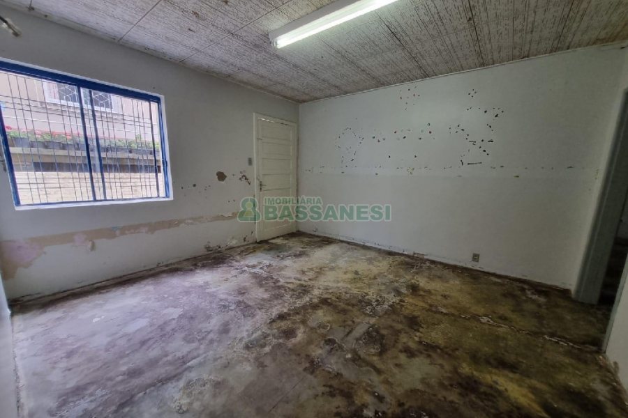 Casa Comercial com 400m², no bairro Santa Catarina em Caxias do Sul para Alugar