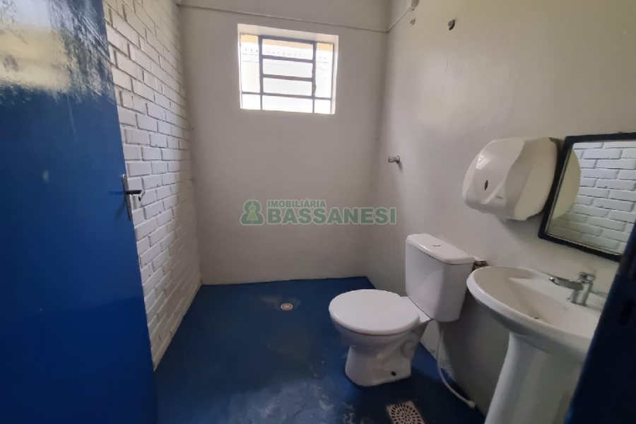 Casa Comercial com 400m², no bairro Santa Catarina em Caxias do Sul para Alugar