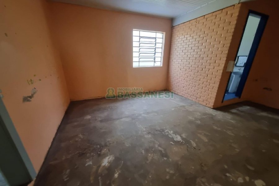 Casa Comercial com 400m², no bairro Santa Catarina em Caxias do Sul para Alugar