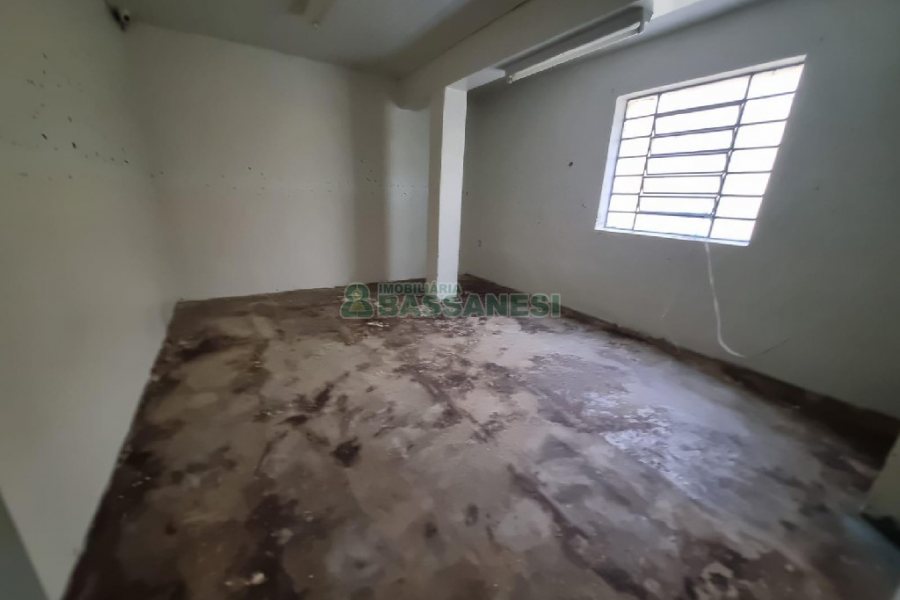 Casa Comercial com 400m², no bairro Santa Catarina em Caxias do Sul para Alugar