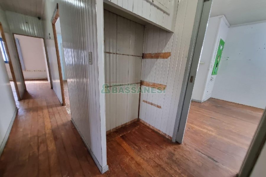 Casa Comercial com 400m², no bairro Santa Catarina em Caxias do Sul para Alugar