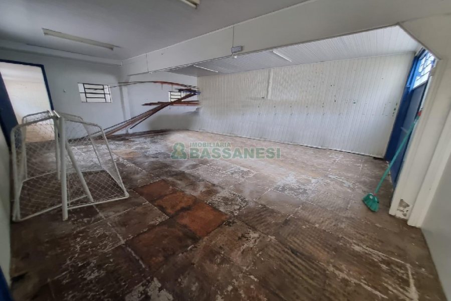 Casa Comercial com 400m², no bairro Santa Catarina em Caxias do Sul para Alugar