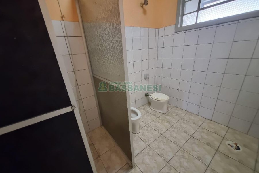 Casa Comercial com 400m², no bairro Santa Catarina em Caxias do Sul para Alugar