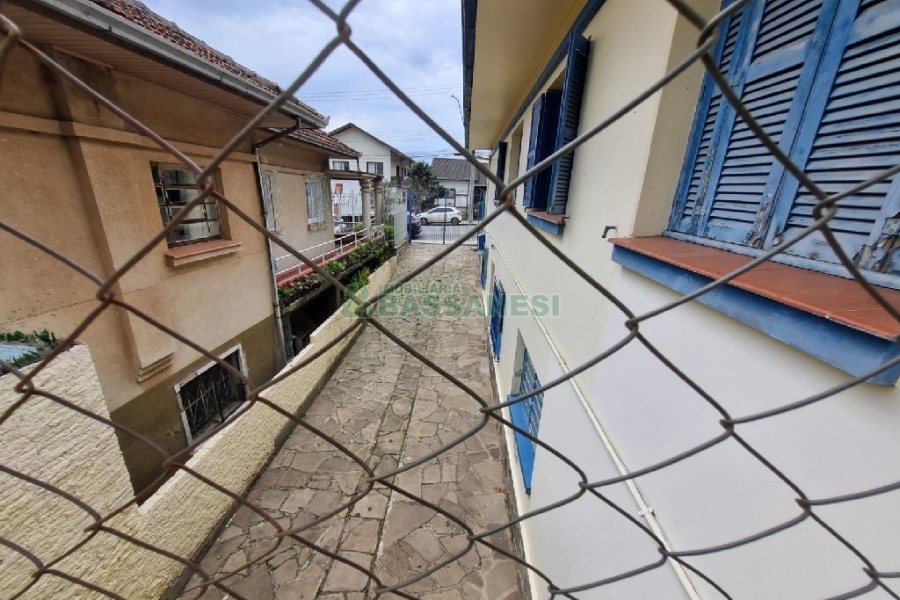 Casa Comercial com 400m², no bairro Santa Catarina em Caxias do Sul para Alugar