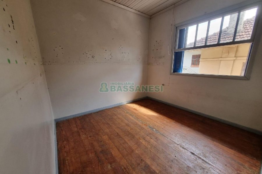 Casa Comercial com 400m², no bairro Santa Catarina em Caxias do Sul para Alugar