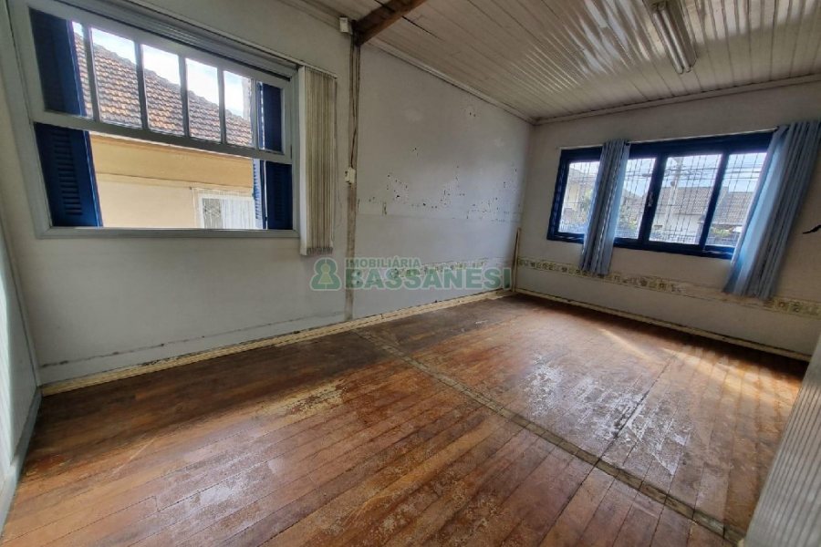 Casa Comercial com 400m², no bairro Santa Catarina em Caxias do Sul para Alugar