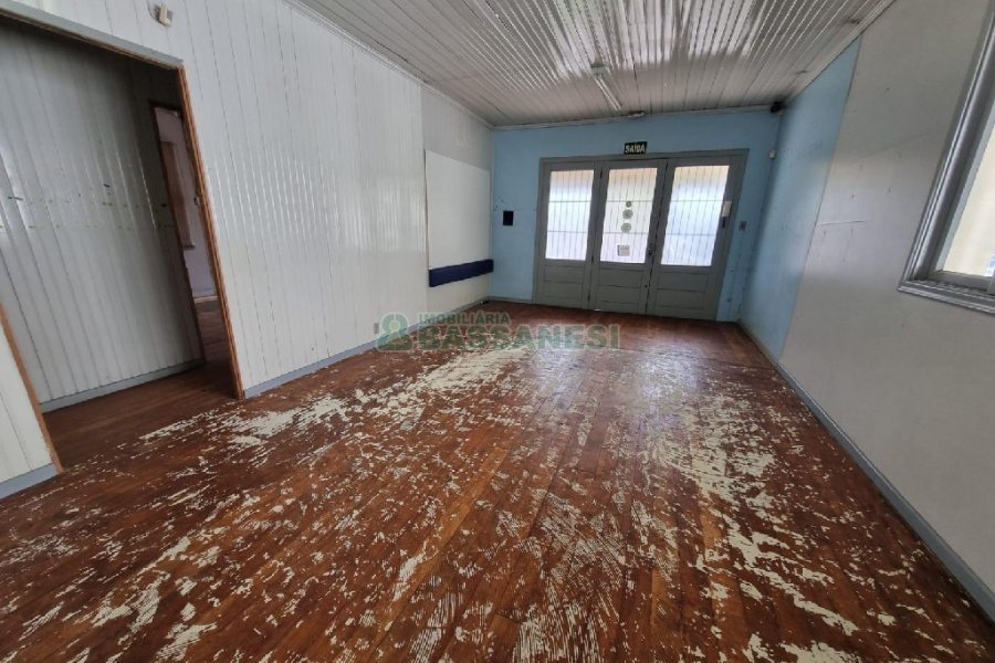 Casa Comercial com 400m², no bairro Santa Catarina em Caxias do Sul para Alugar