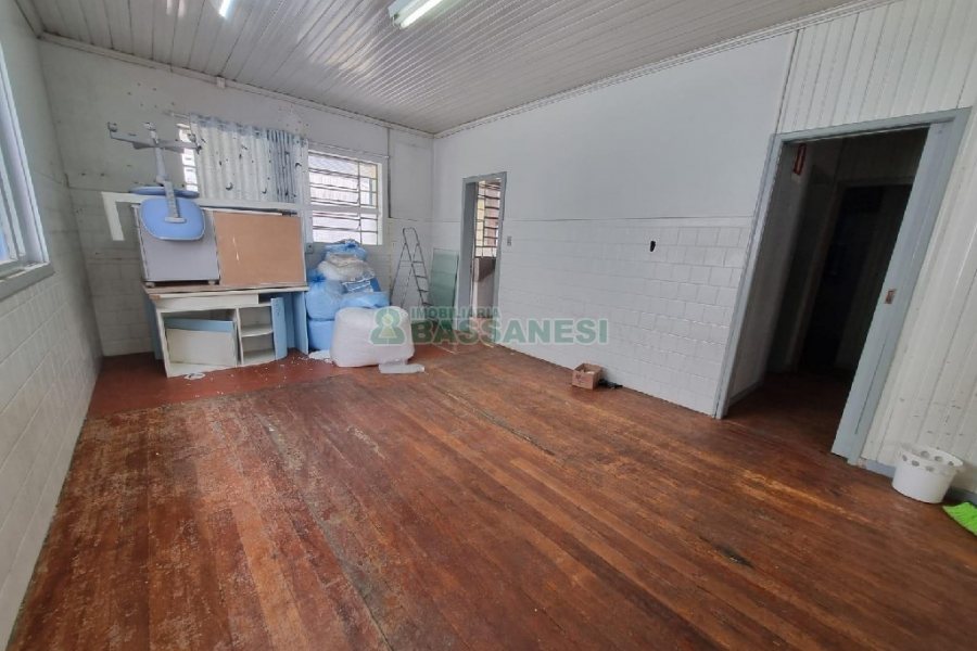 Casa Comercial com 400m², no bairro Santa Catarina em Caxias do Sul para Alugar