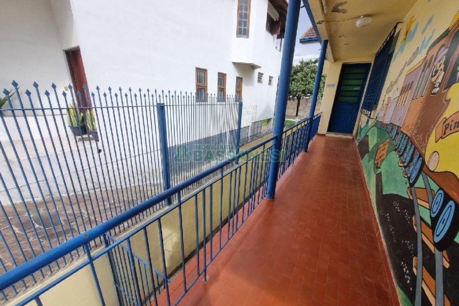 Casa Comercial com 400m², no bairro Santa Catarina em Caxias do Sul para Alugar