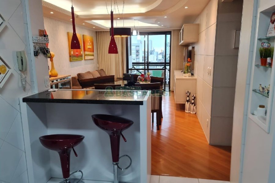 Apto Mobiliado com 115m², 3 dormitórios, 2 vagas, no bairro Centro em Caxias do Sul para Alugar