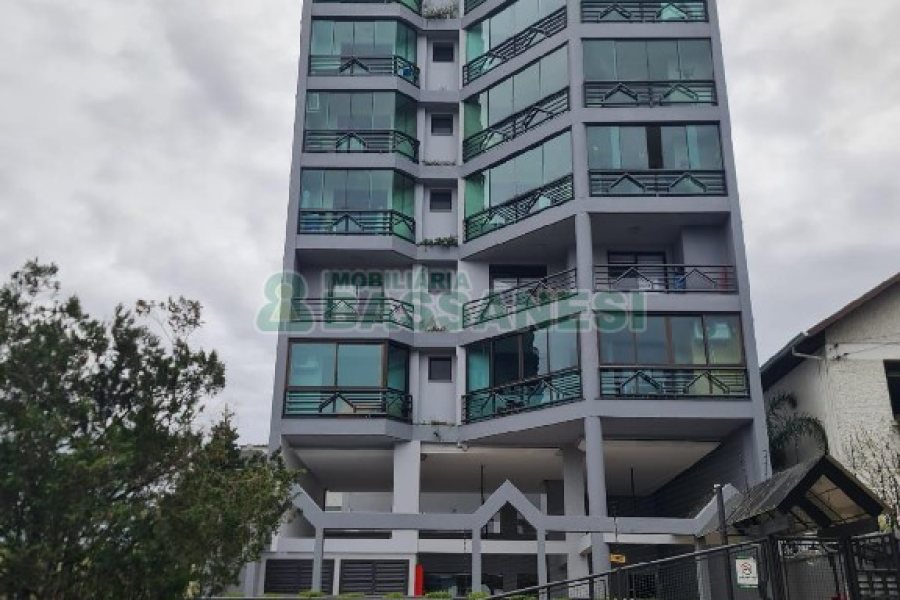 Apto Mobiliado com 115m², 3 dormitórios, 2 vagas, no bairro Centro em Caxias do Sul para Alugar