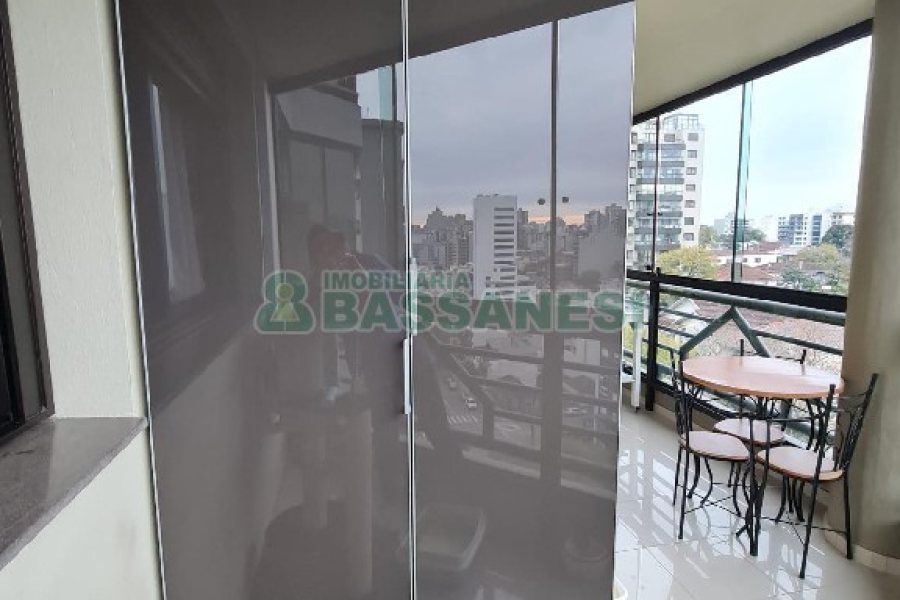 Apto Mobiliado com 115m², 3 dormitórios, 2 vagas, no bairro Centro em Caxias do Sul para Alugar