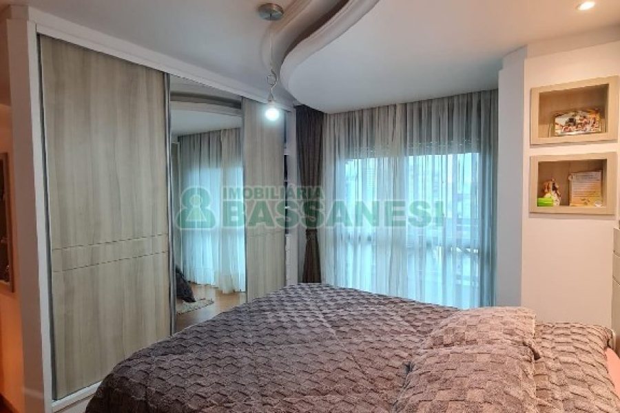 Apto Mobiliado com 115m², 3 dormitórios, 2 vagas, no bairro Centro em Caxias do Sul para Alugar