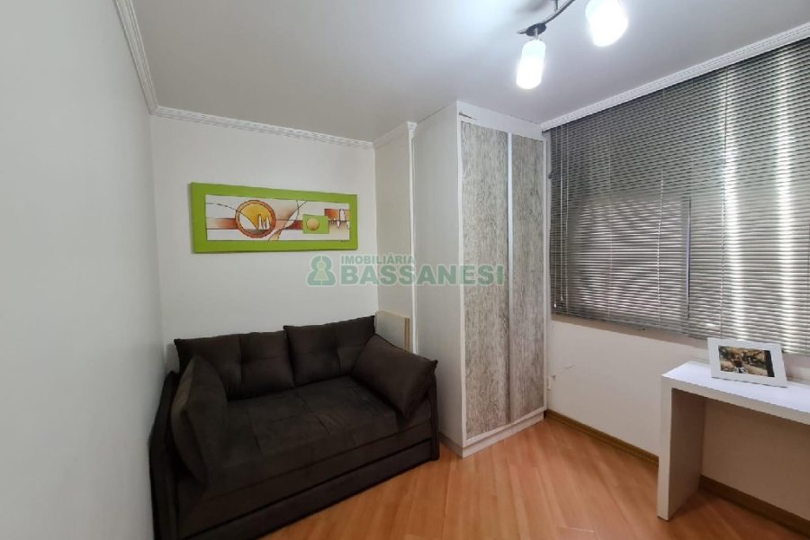 Apto Mobiliado com 115m², 3 dormitórios, 2 vagas, no bairro Centro em Caxias do Sul para Alugar