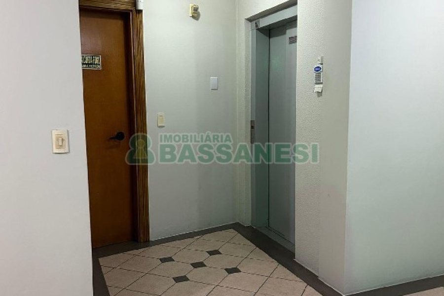 Apto Mobiliado com 115m², 3 dormitórios, 2 vagas, no bairro Centro em Caxias do Sul para Alugar