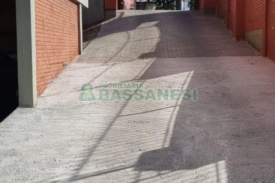 Apartamento com 89m², 2 dormitórios, 2 vagas, no bairro Madureira em Caxias do Sul para Alugar