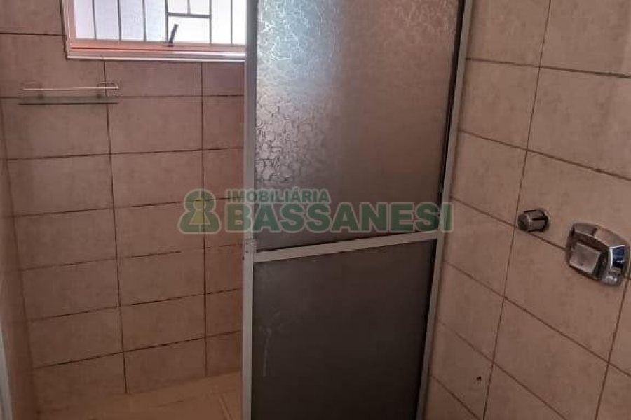 Apartamento com 89m², 2 dormitórios, 2 vagas, no bairro Madureira em Caxias do Sul para Alugar