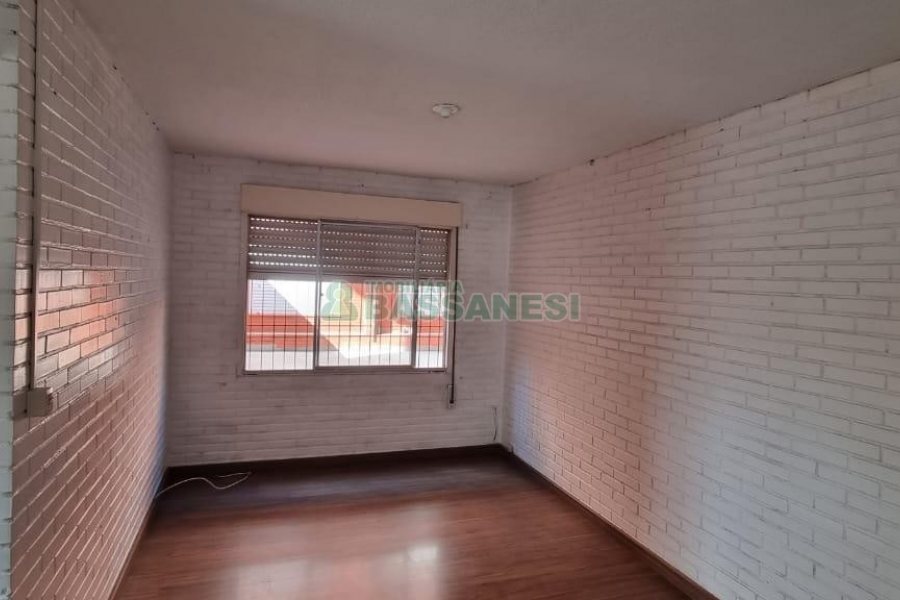 Apartamento com 89m², 2 dormitórios, 2 vagas, no bairro Madureira em Caxias do Sul para Alugar