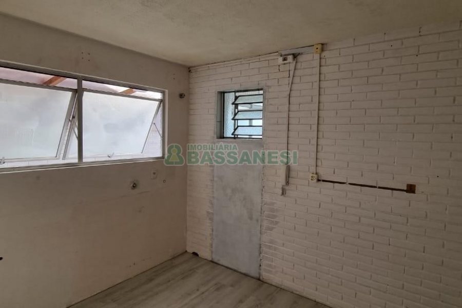 Apartamento com 89m², 2 dormitórios, 2 vagas, no bairro Madureira em Caxias do Sul para Alugar