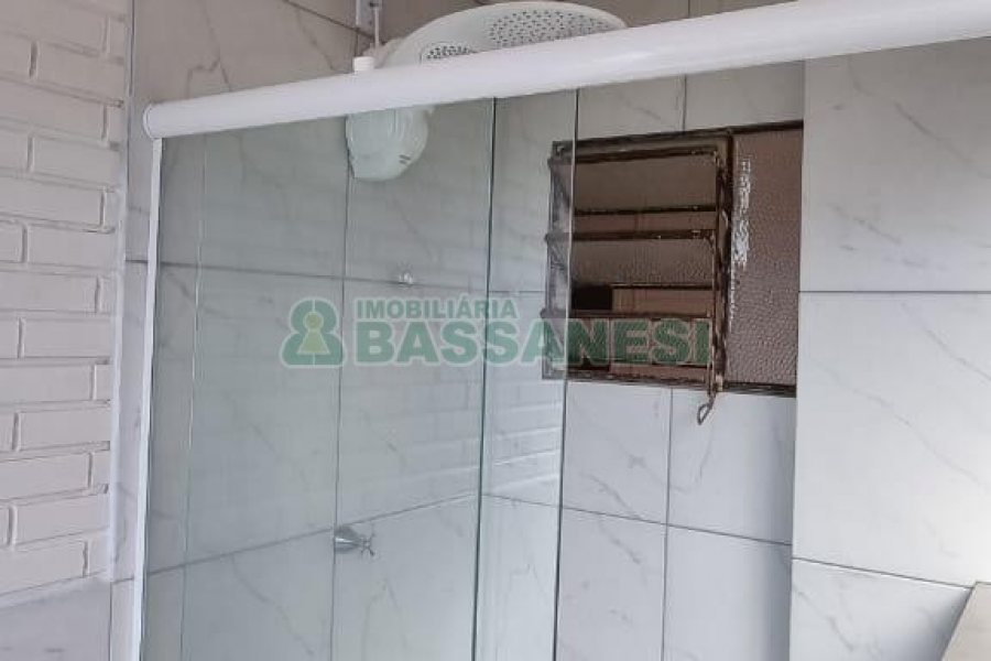 Apartamento com 89m², 2 dormitórios, 2 vagas, no bairro Madureira em Caxias do Sul para Alugar