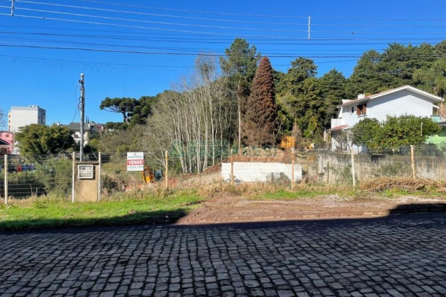 Terreno com 720m², no bairro Bela Vista em Caxias do Sul para Comprar