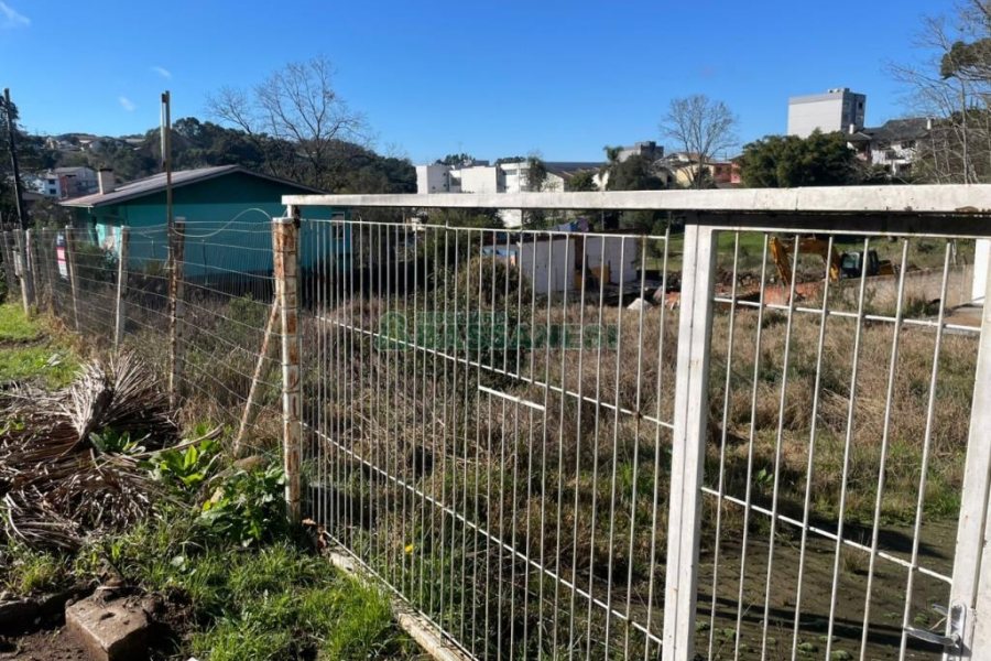 Terreno com 720m², no bairro Bela Vista em Caxias do Sul para Comprar