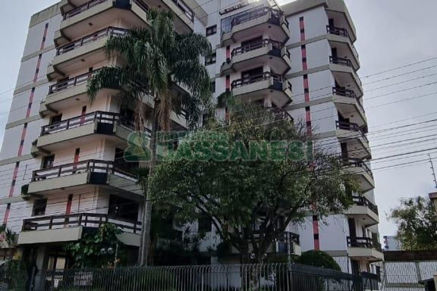 Apartamento com 171m², 3 dormitórios, 2 vagas, no bairro Centro em Caxias do Sul para Comprar