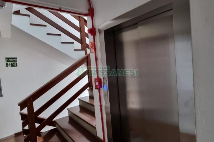 Apartamento com 171m², 3 dormitórios, 2 vagas, no bairro Centro em Caxias do Sul para Comprar