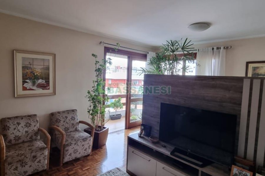 Apartamento com 171m², 3 dormitórios, 2 vagas, no bairro Centro em Caxias do Sul para Comprar