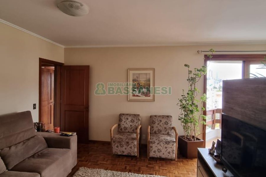 Apartamento com 171m², 3 dormitórios, 2 vagas, no bairro Centro em Caxias do Sul para Comprar