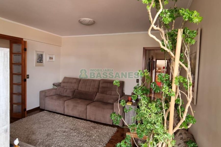 Apartamento com 171m², 3 dormitórios, 2 vagas, no bairro Centro em Caxias do Sul para Comprar
