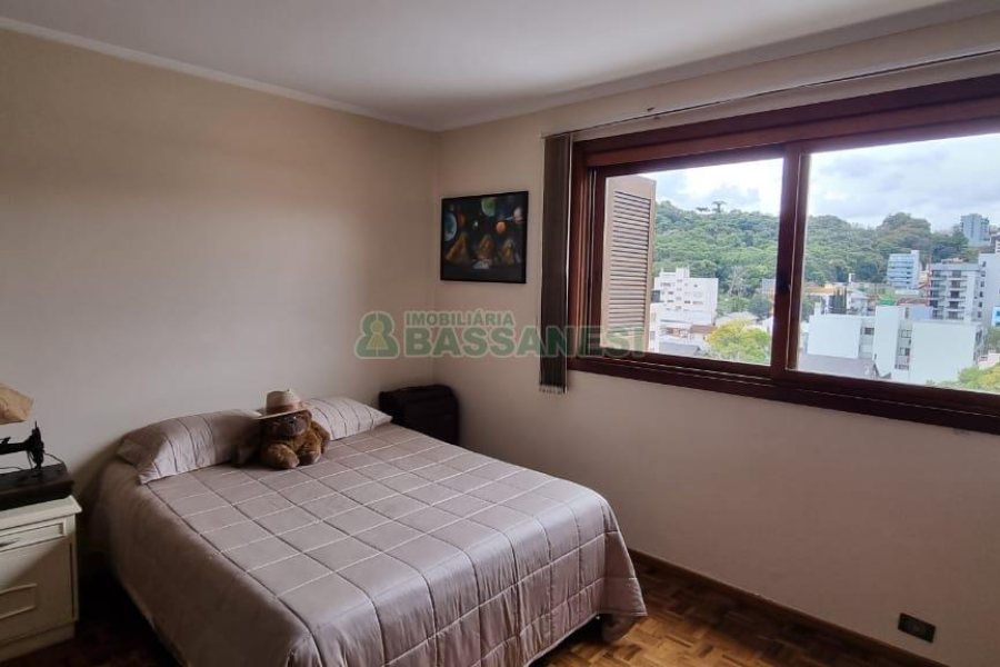 Apartamento com 171m², 3 dormitórios, 2 vagas, no bairro Centro em Caxias do Sul para Comprar