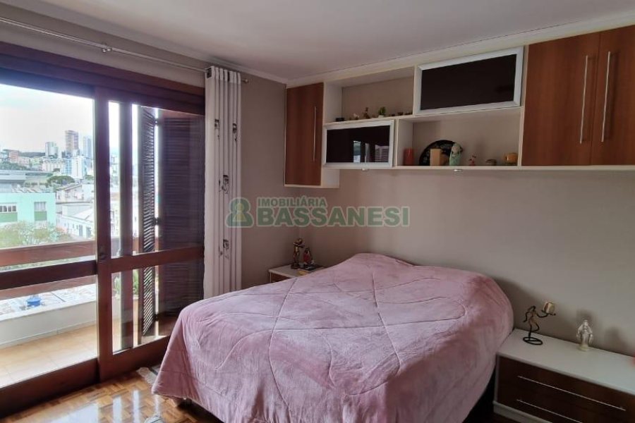 Apartamento com 171m², 3 dormitórios, 2 vagas, no bairro Centro em Caxias do Sul para Comprar