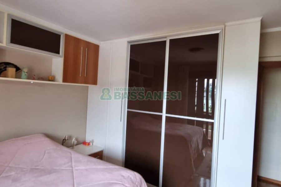 Apartamento com 171m², 3 dormitórios, 2 vagas, no bairro Centro em Caxias do Sul para Comprar