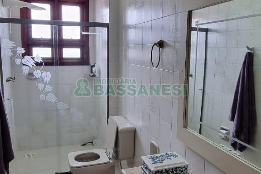 Apartamento com 171m², 3 dormitórios, 2 vagas, no bairro Centro em Caxias do Sul para Comprar