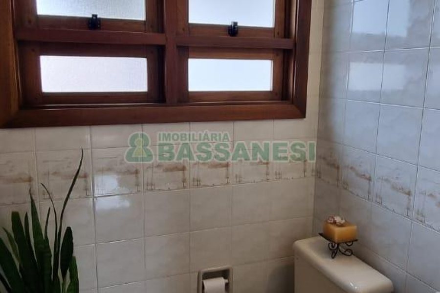 Apartamento com 171m², 3 dormitórios, 2 vagas, no bairro Centro em Caxias do Sul para Comprar