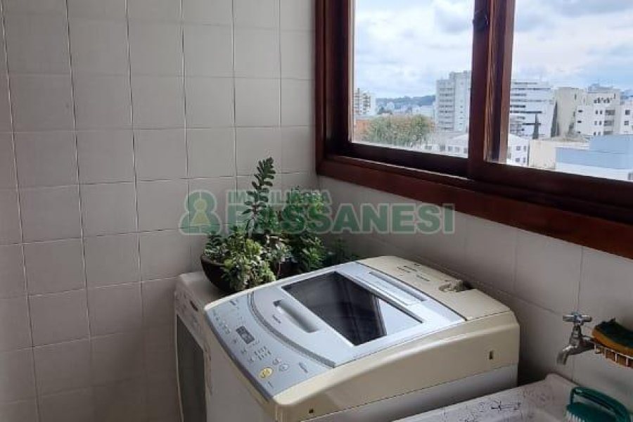 Apartamento com 171m², 3 dormitórios, 2 vagas, no bairro Centro em Caxias do Sul para Comprar