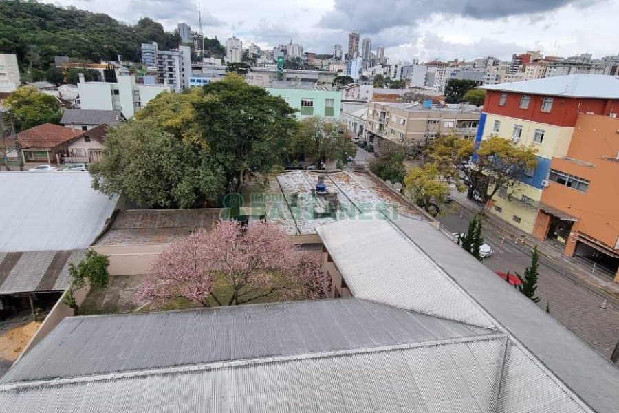 Apartamento com 171m², 3 dormitórios, 2 vagas, no bairro Centro em Caxias do Sul para Comprar