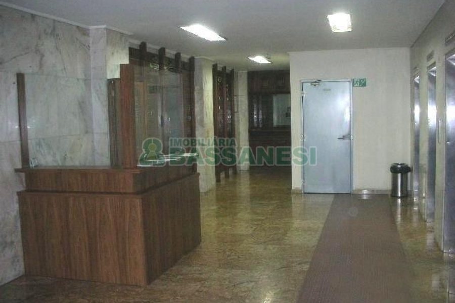 Sala com 21m², no bairro Centro em Caxias do Sul para Alugar