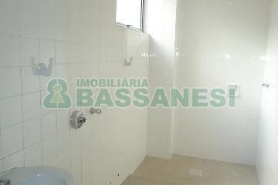 Sala com 21m², no bairro Centro em Caxias do Sul para Alugar