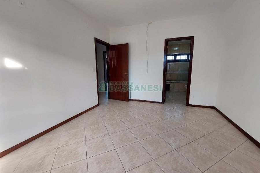 Casa com 179m², 3 dormitórios, 2 vagas, no bairro Santa Catarina em Caxias do Sul para Comprar