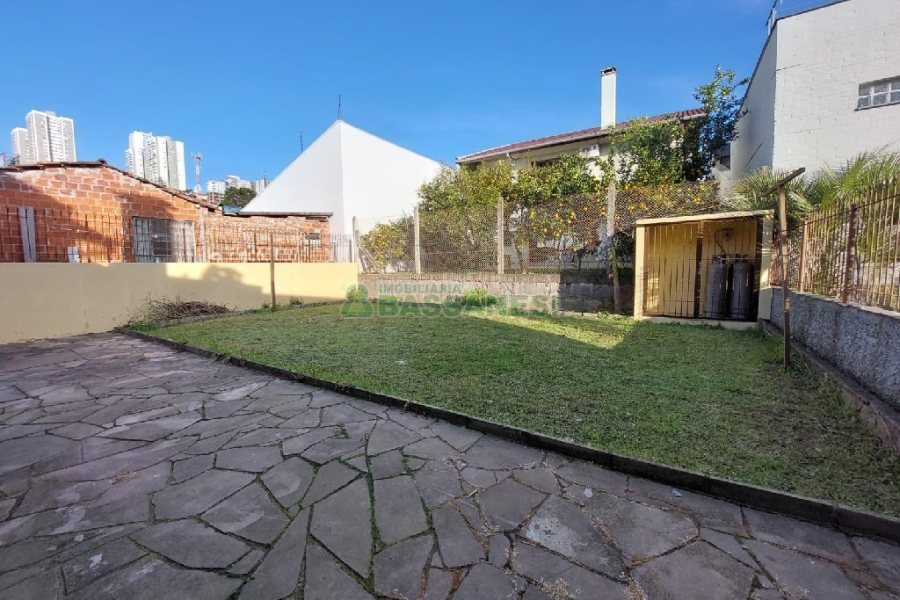 Casa com 179m², 3 dormitórios, 2 vagas, no bairro Santa Catarina em Caxias do Sul para Comprar