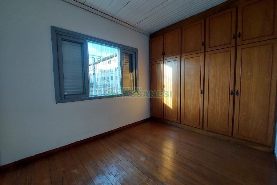 Casa com 140m², 3 dormitórios, 3 vagas, no bairro Santa Catarina em Caxias do Sul para Comprar